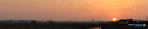 _DSC3349 Panorama naar Schiphol_sunset_landscape kort_8m