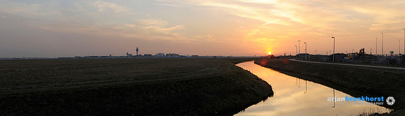 _DSC3303 Panorama naar Schiphol_sunset_portrait_6,5m