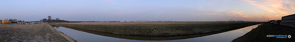 _DSC3410 Panorama naar Schiphol_Avond_landscape groothoek_12m